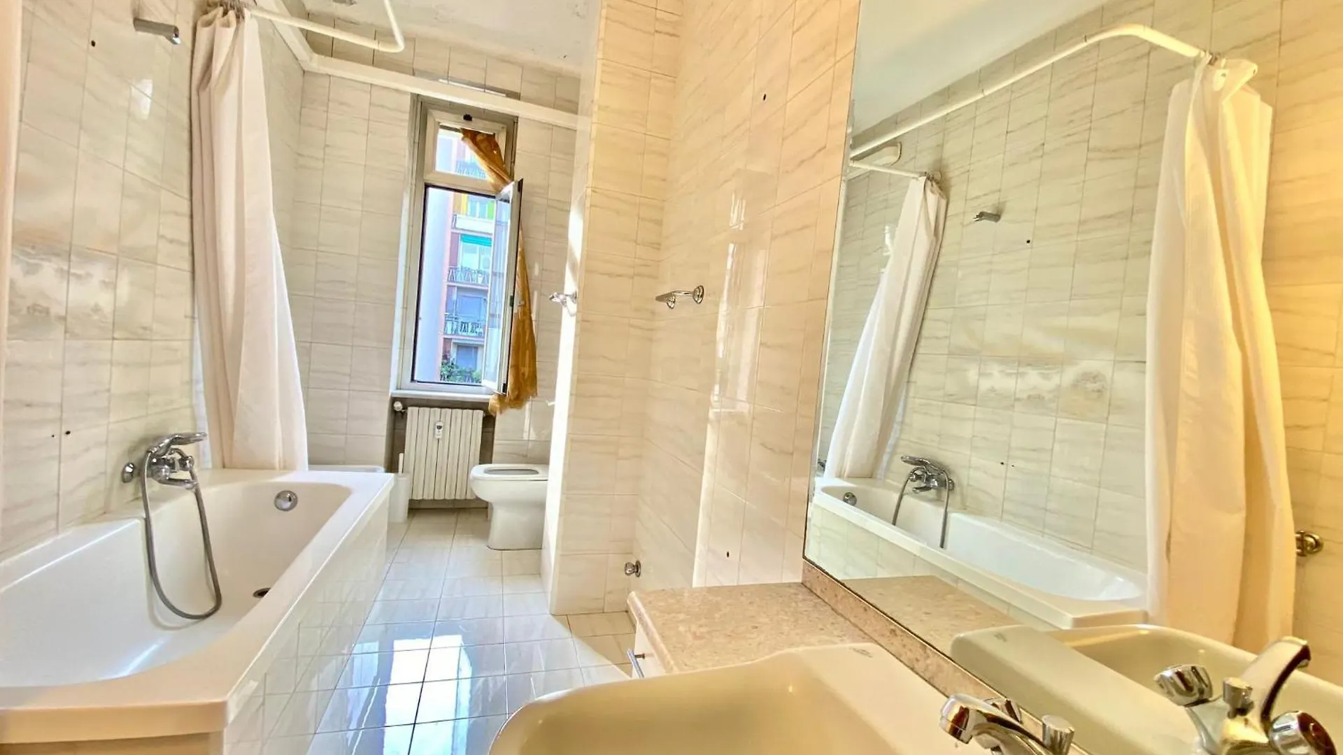 Apartment Metro Blu, Comodo Per Centro Di Milano E Rho Fiera Milano  Milan